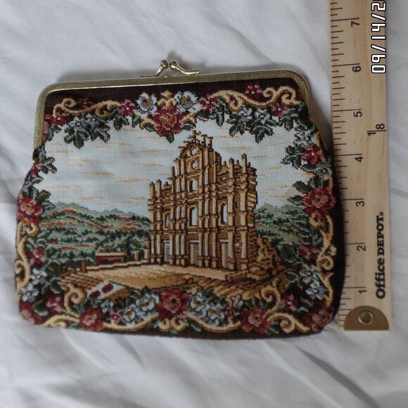 Vintage Tapestry Kiss Lock Clutch - Picture 8 of 9